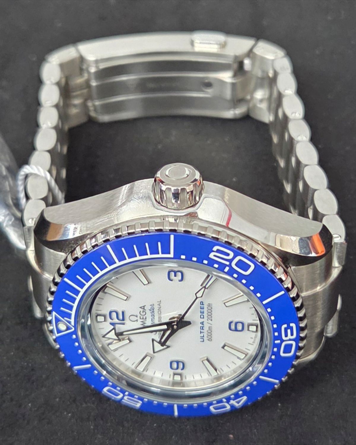 Omega 215.30.46.21.04.001