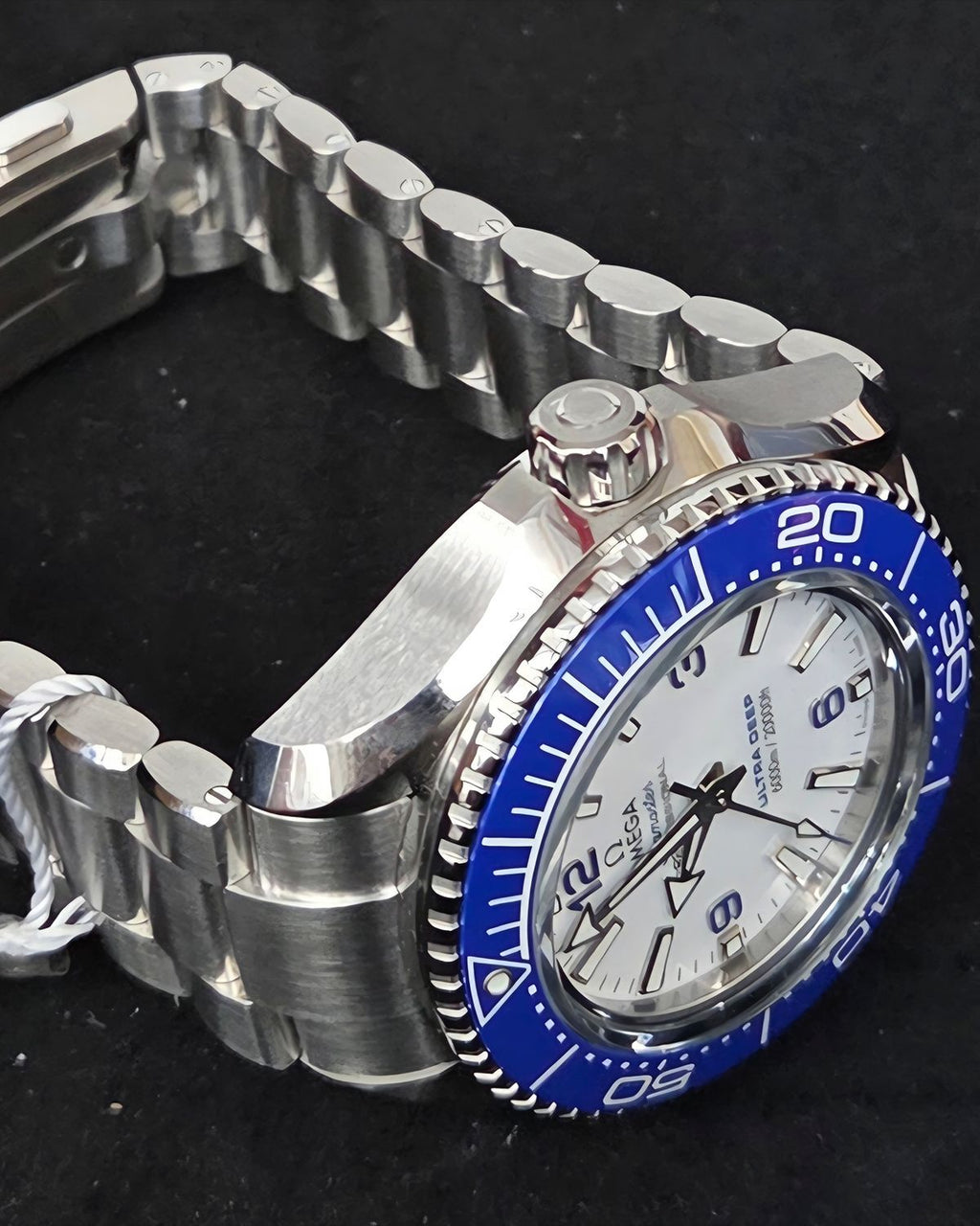 Omega 215.30.46.21.04.001