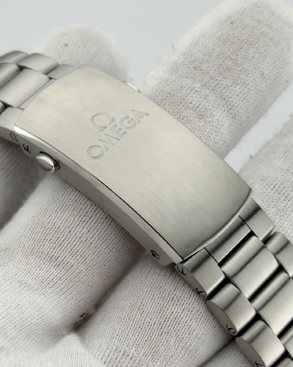 Omega 215.30.46.51.01.001