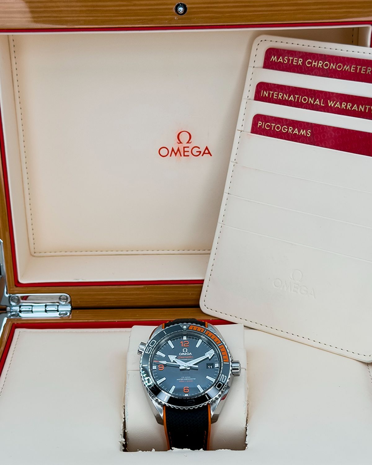 Omega 215.32.44.21.01.001