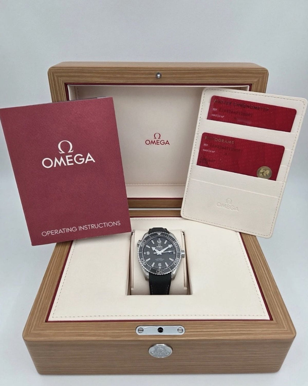 Omega 215.32.44.21.01.002