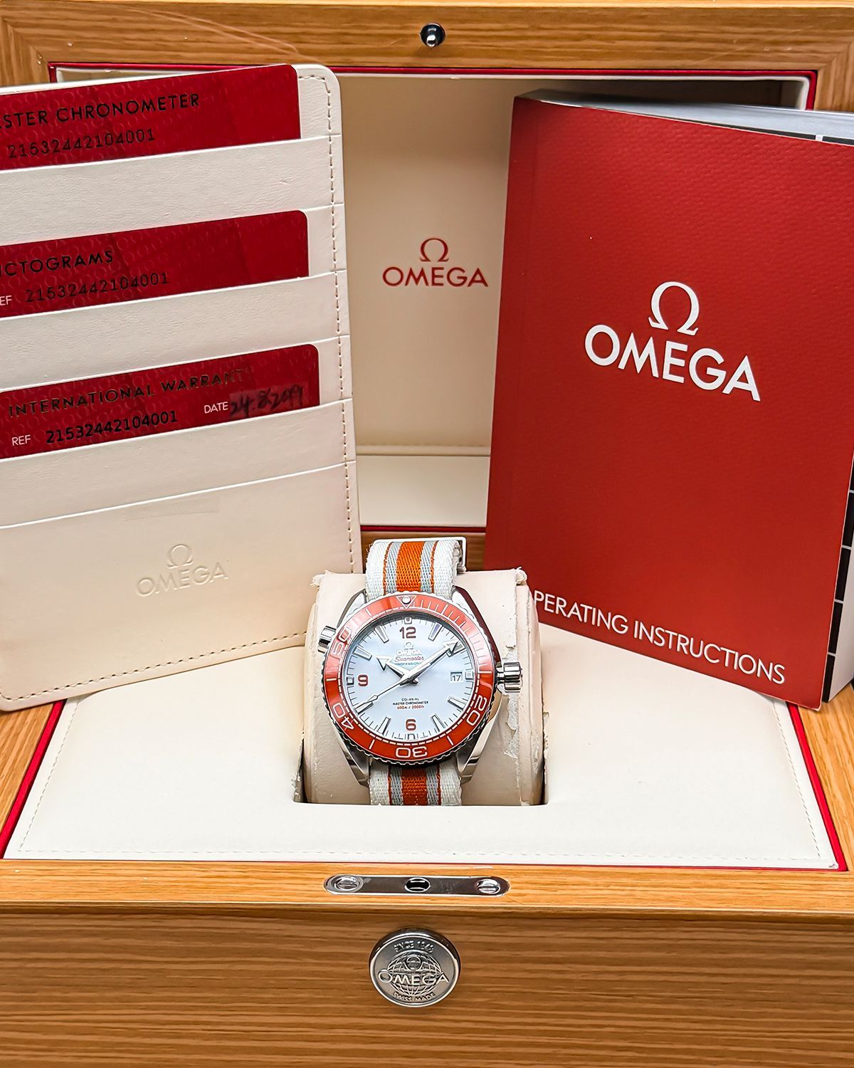 Omega 215.32.44.21.04.001
