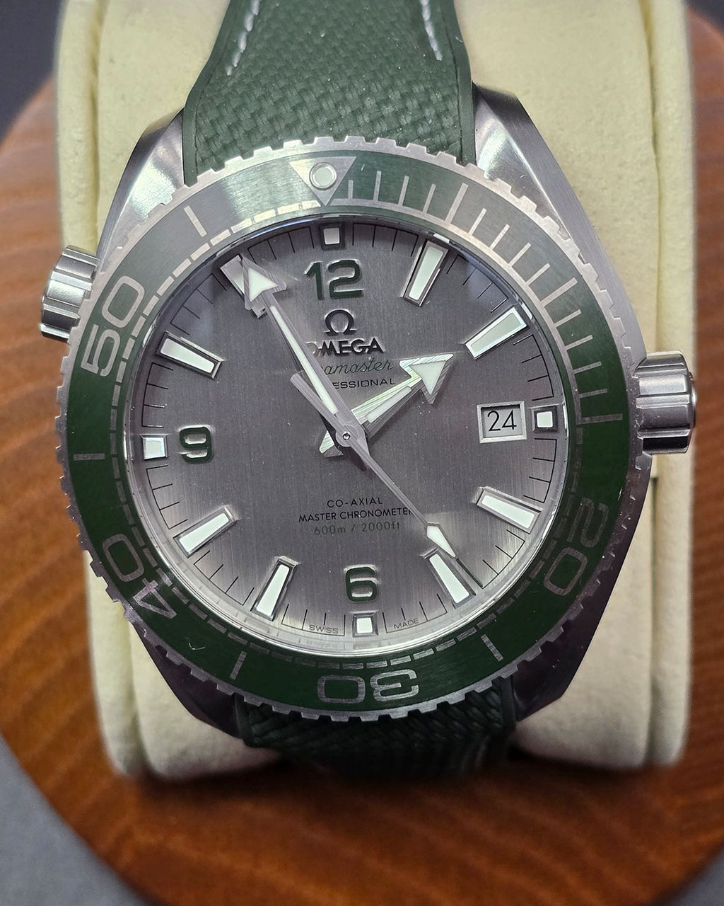 Omega 215.32.44.21.06.001