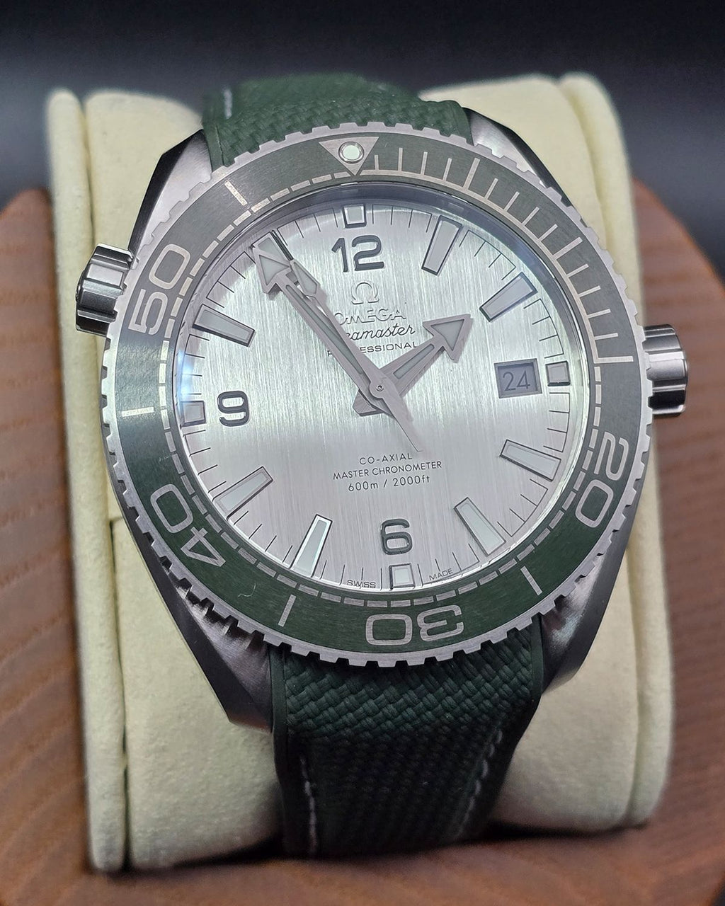 Omega 215.32.44.21.06.001