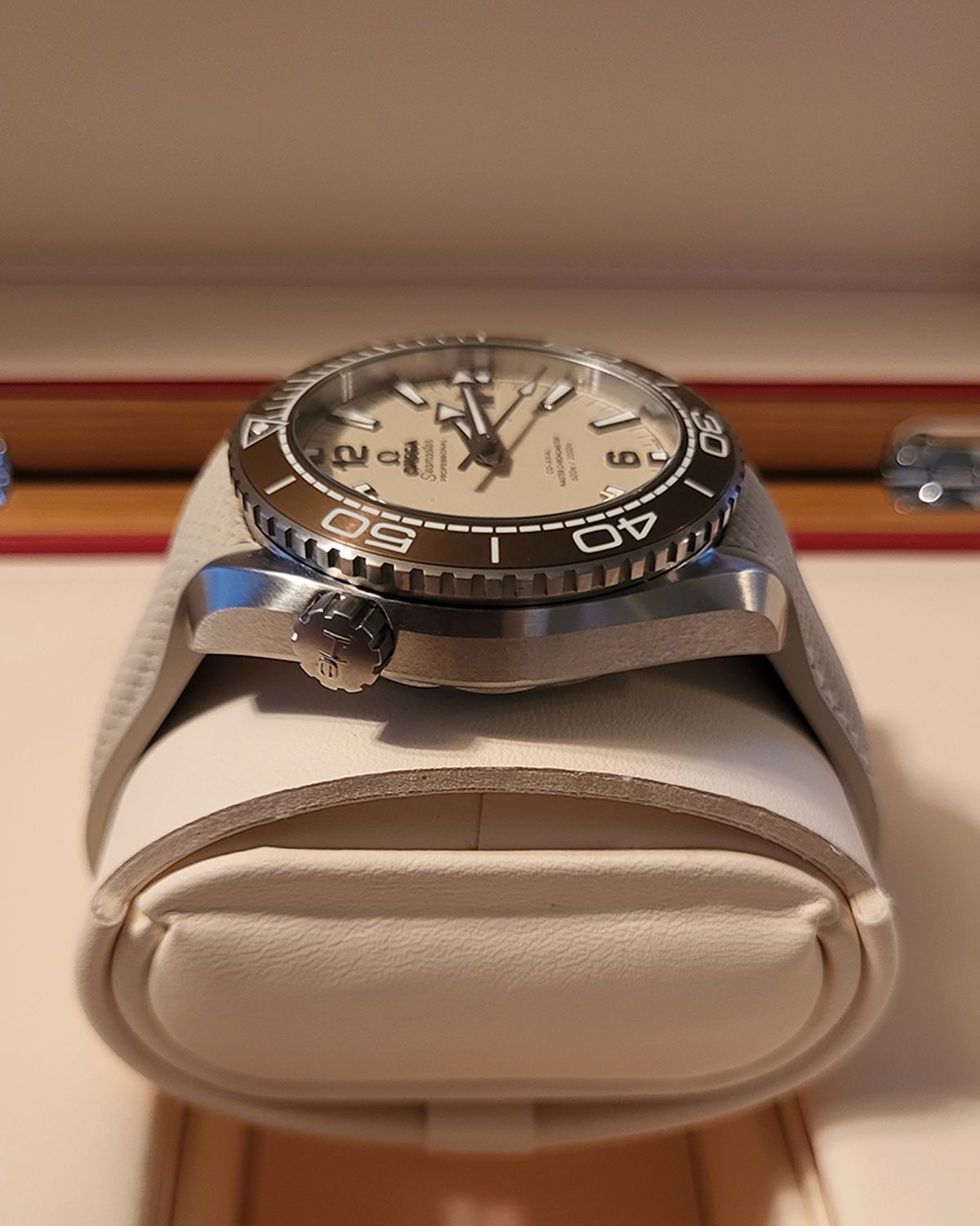 Omega 215.32.44.21.09.001