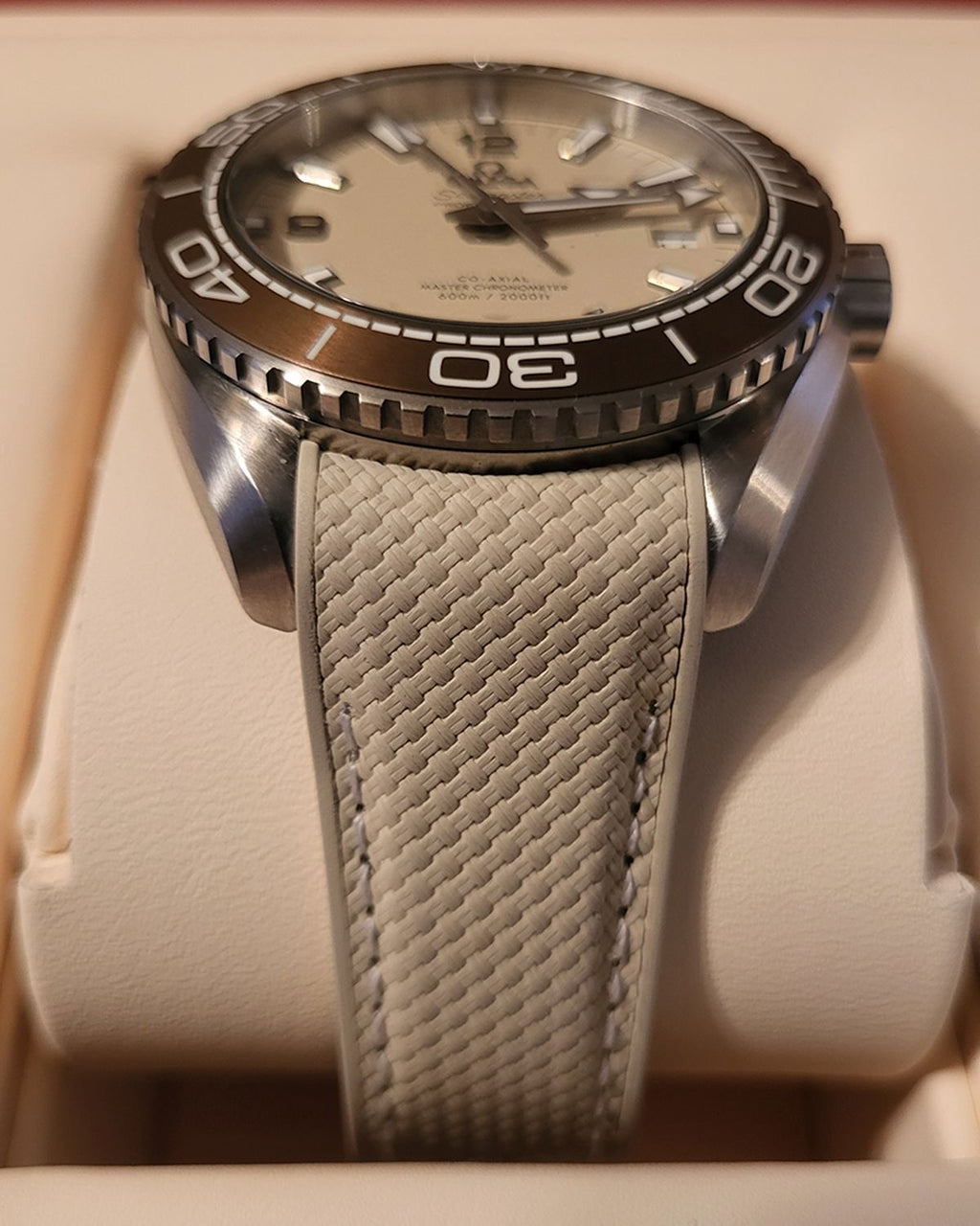 Omega 215.32.44.21.09.001
