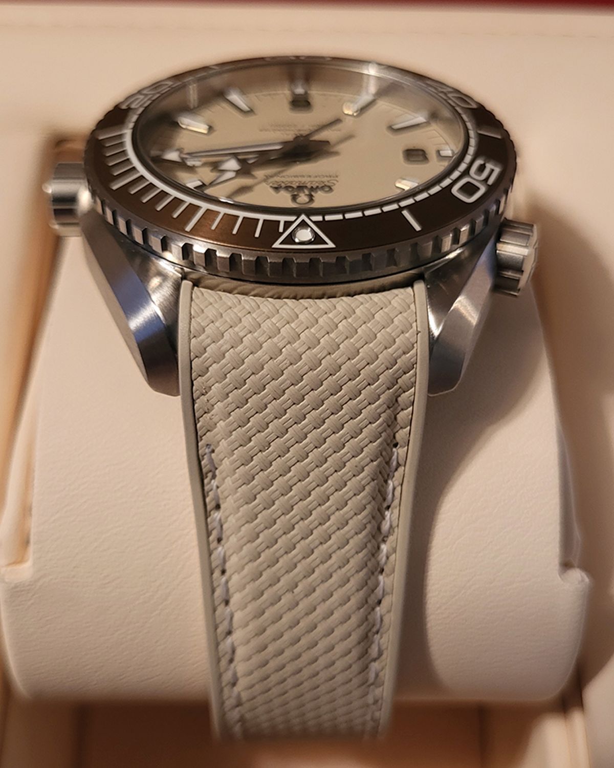 Omega 215.32.44.21.09.001
