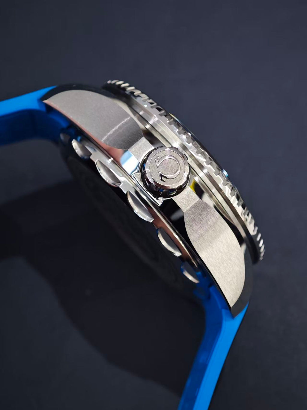 Omega 215.32.46.21.03.001
