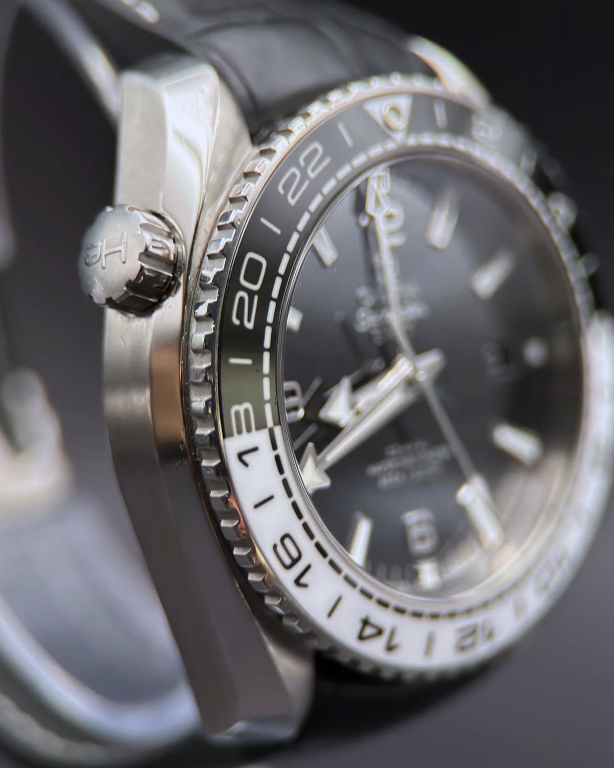 Omega 215.33.44.22.01.001