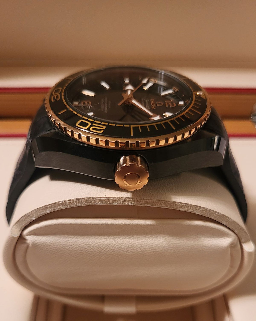 Omega 215.63.46.22.01.001