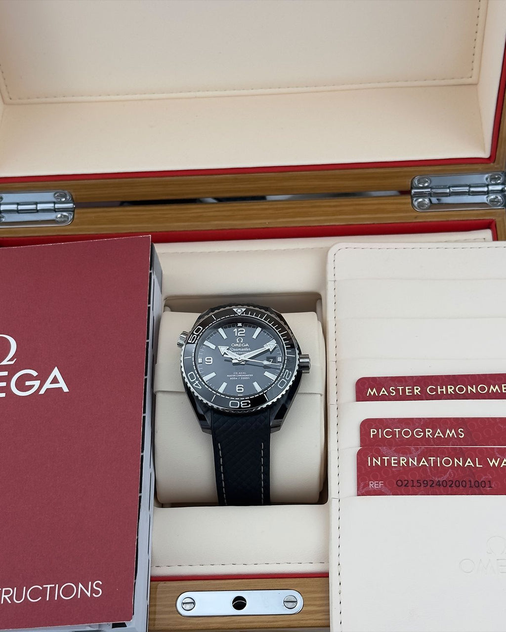 Omega 215.92.40.20.01.001