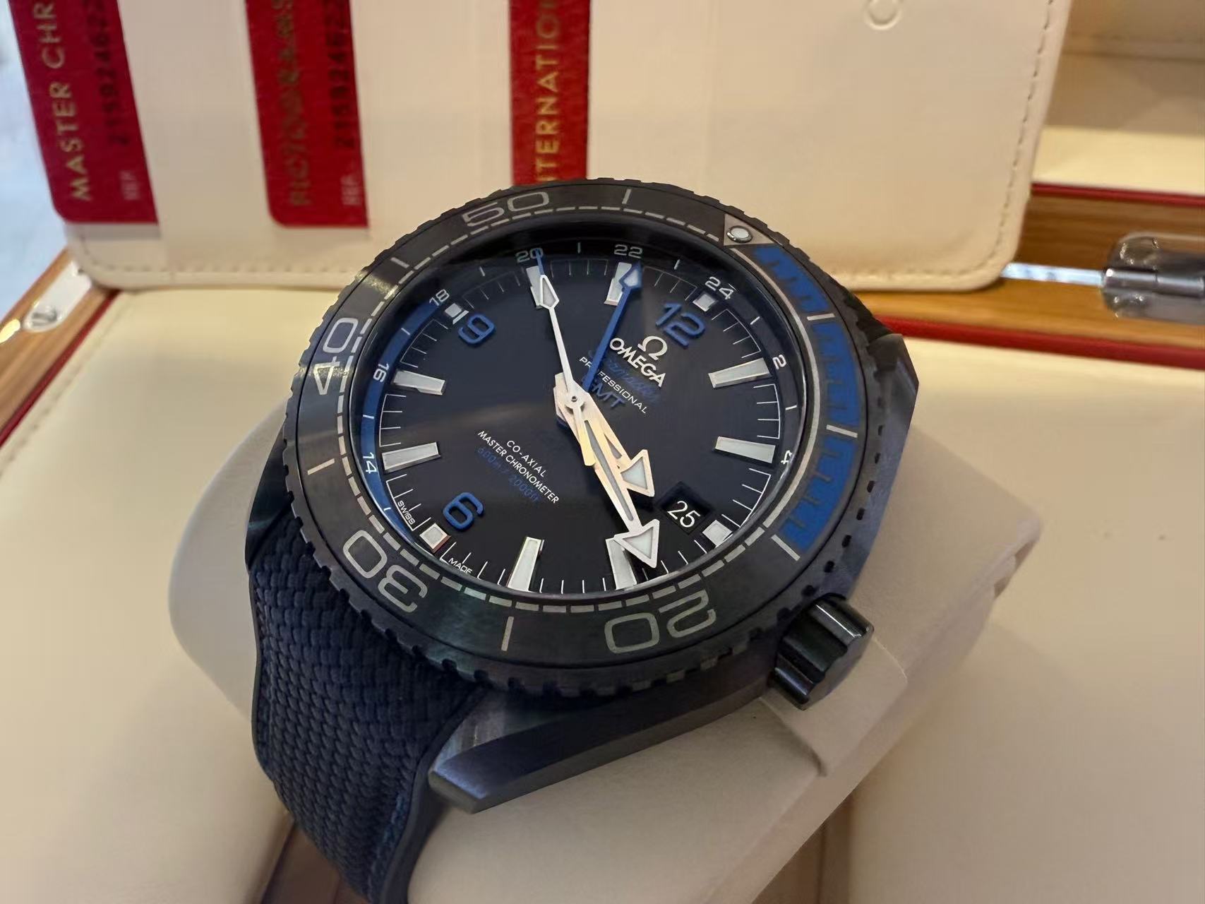 Omega 215.92.46.22.01.002