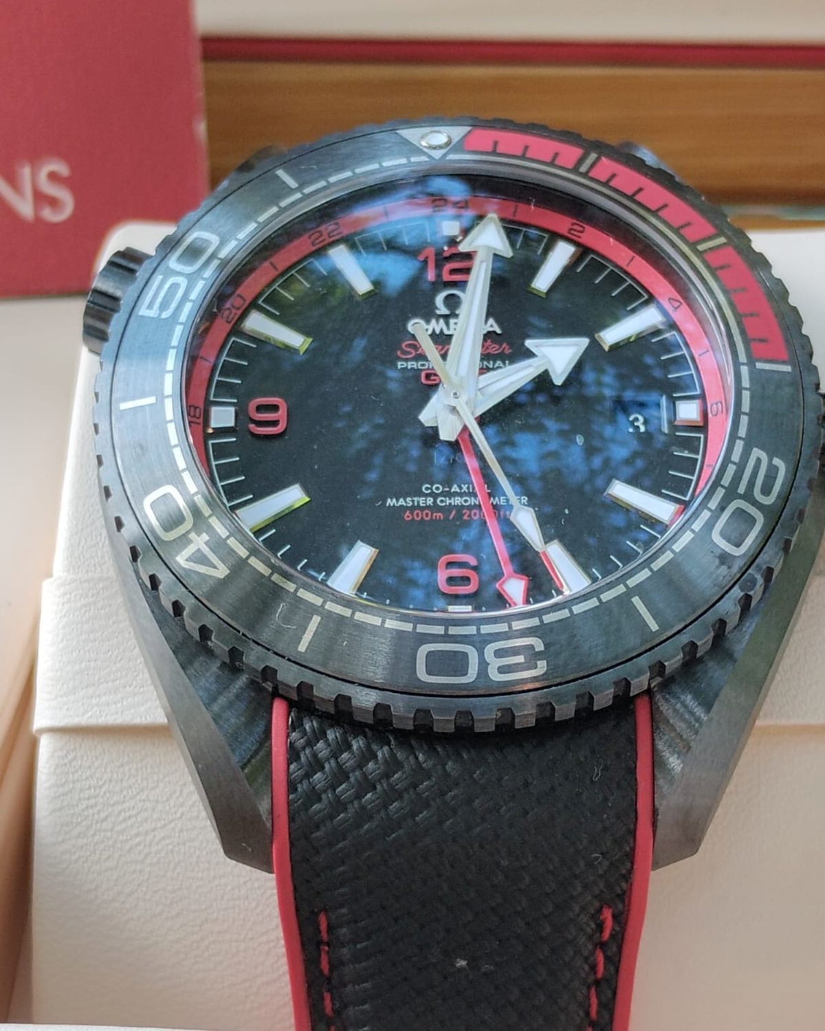 Omega 215.92.46.22.01.003