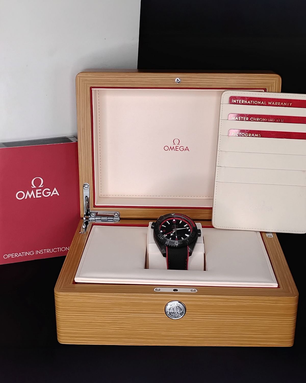 Omega 215.92.46.22.01.003
