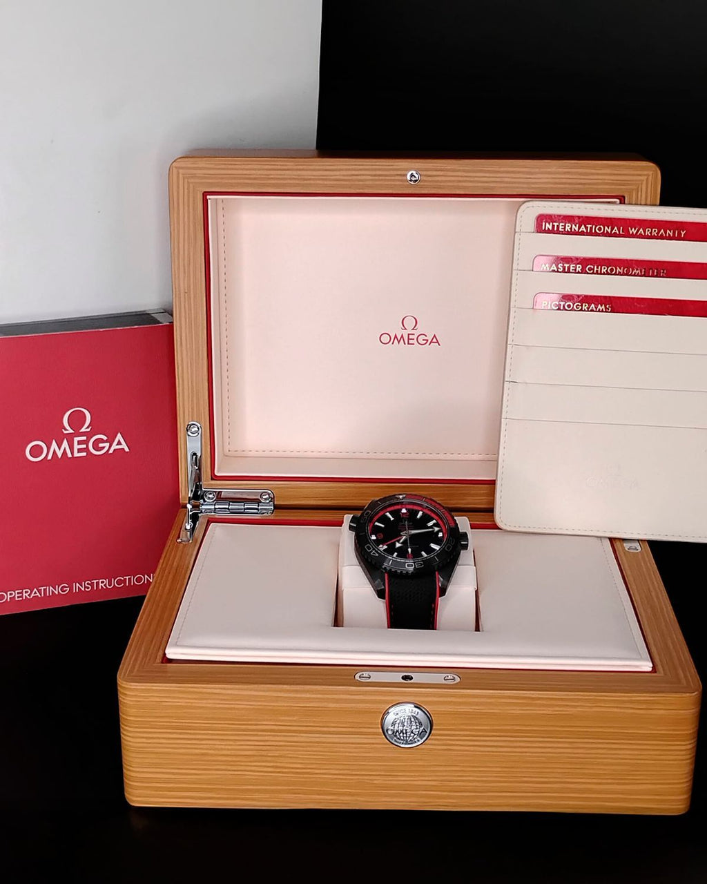 Omega 215.92.46.22.01.003