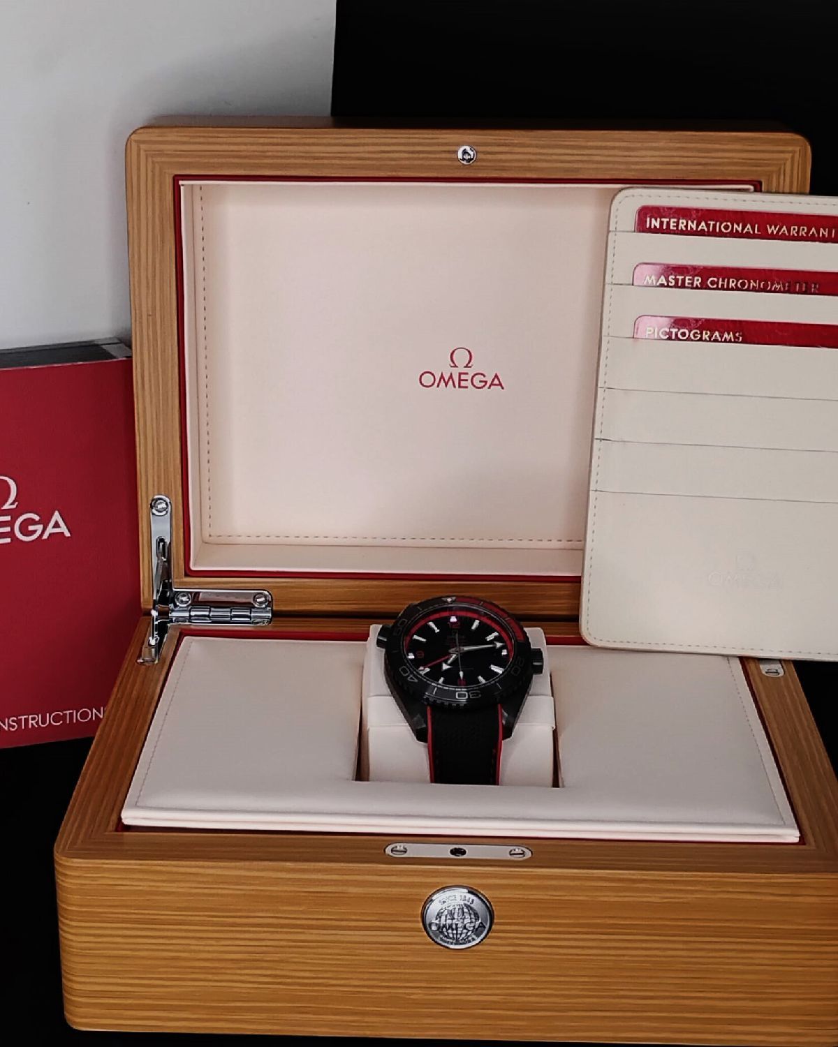 Omega 215.92.46.22.01.003