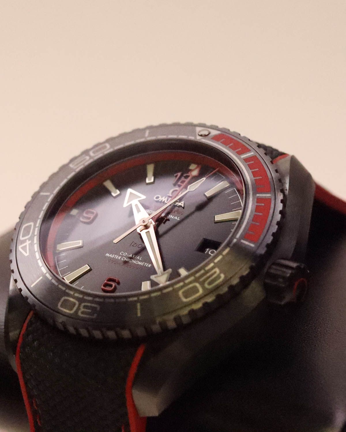 Omega 215.92.46.22.01.003