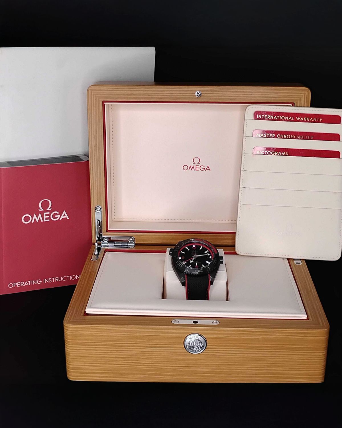 Omega 215.92.46.22.01.003