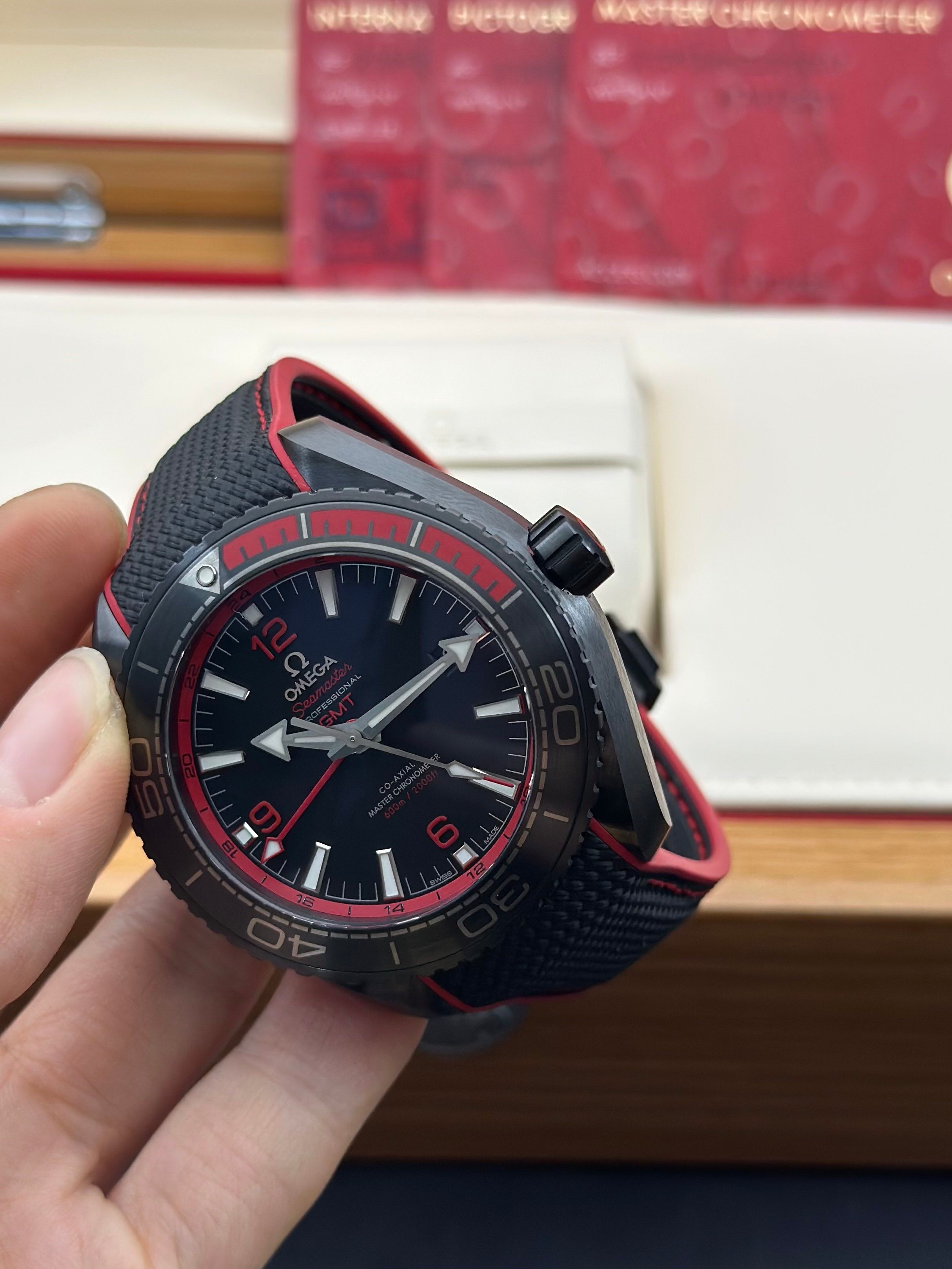 Omega 215.92.46.22.01.003