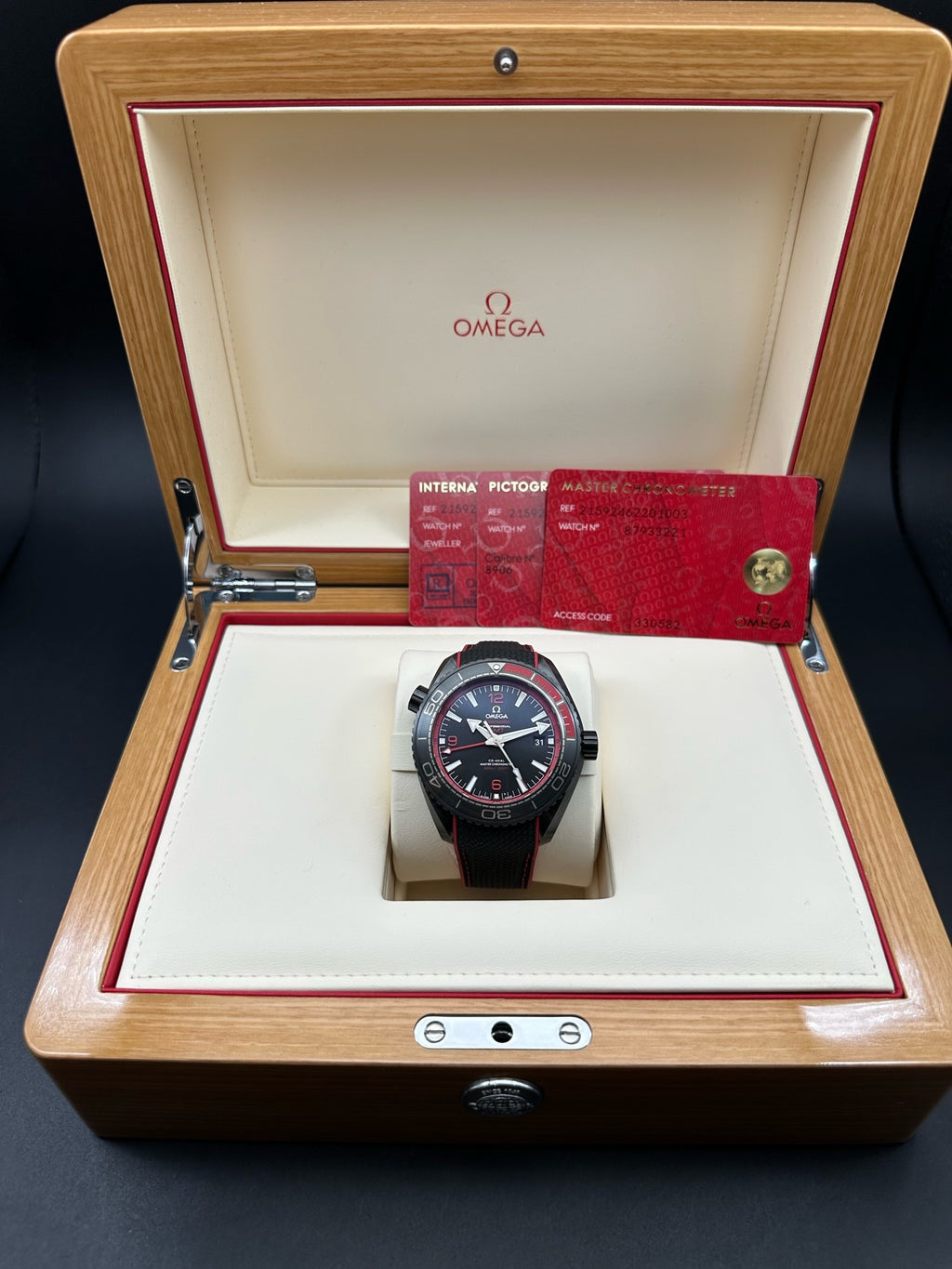 Omega 215.92.46.22.01.003