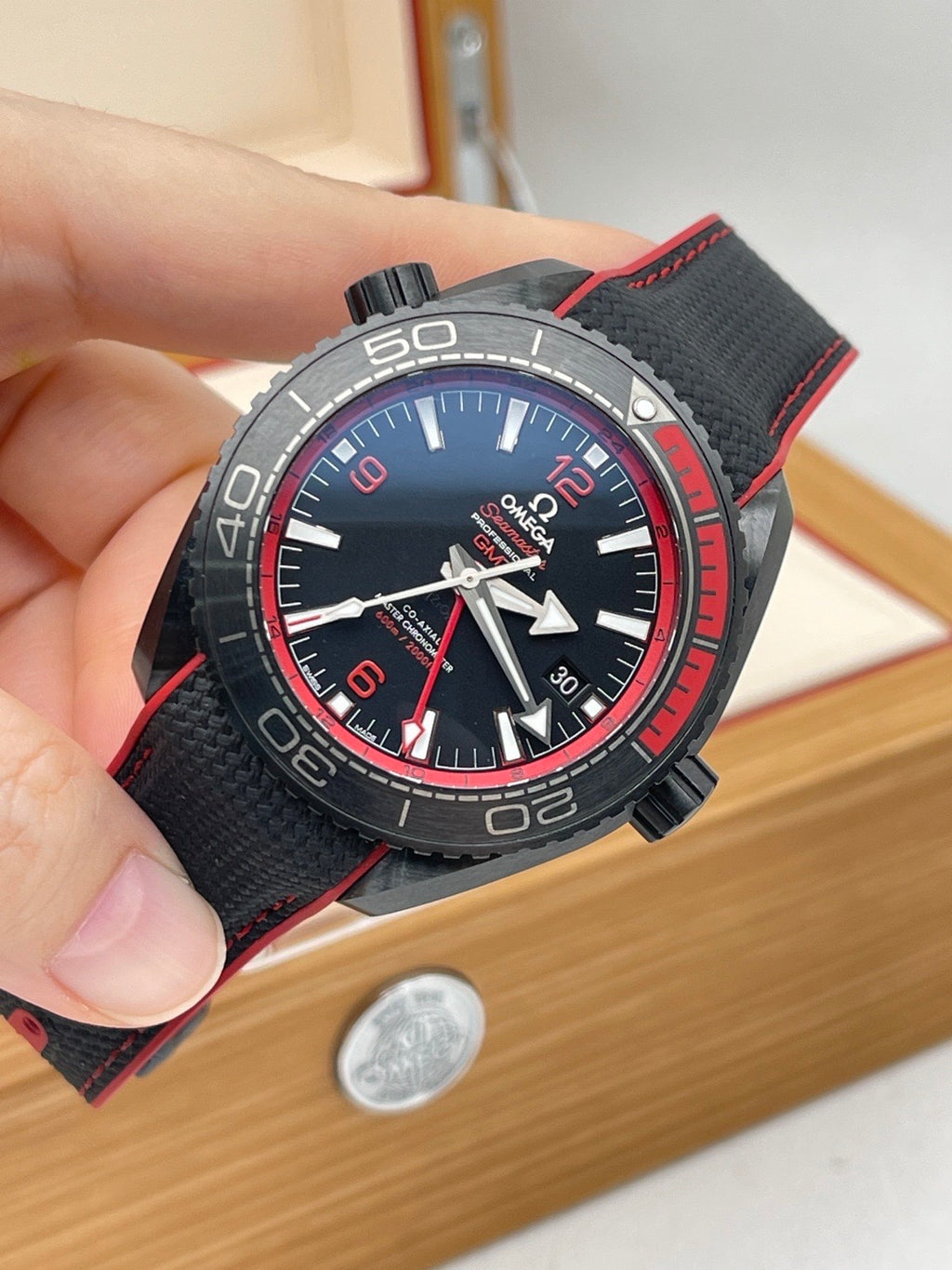 Omega 215.92.46.22.01.003