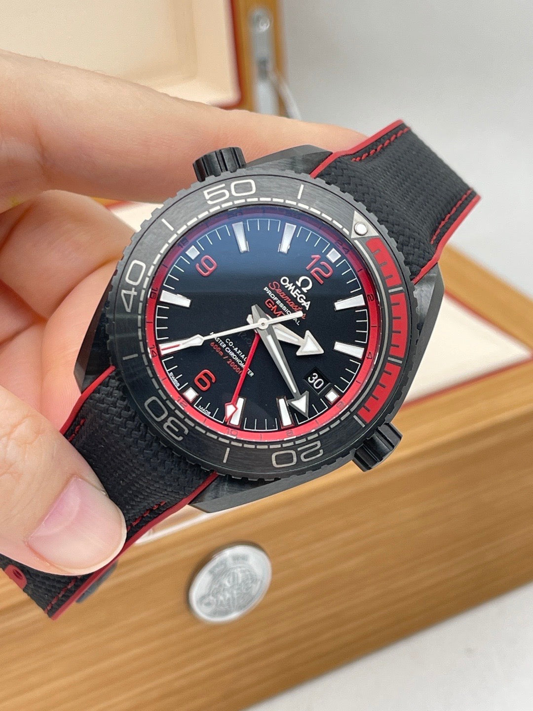 Omega 215.92.46.22.01.003