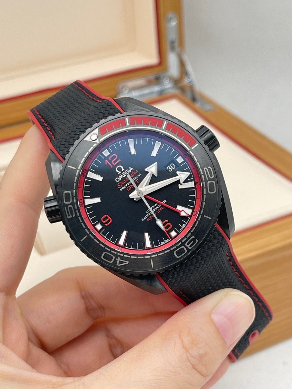 Omega 215.92.46.22.01.003