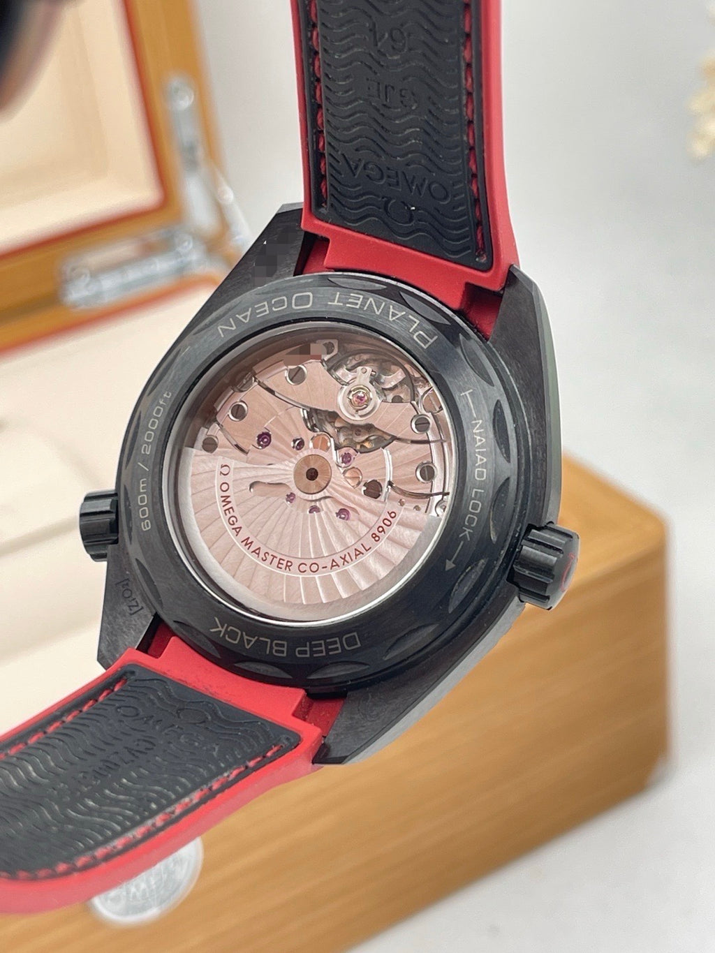 Omega 215.92.46.22.01.003
