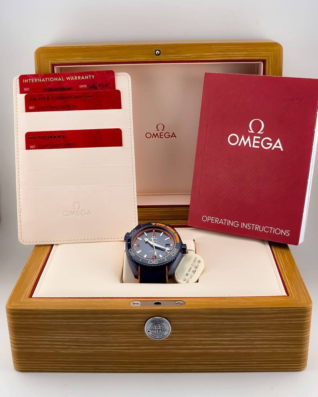 Omega 215.92.46.22.03.001