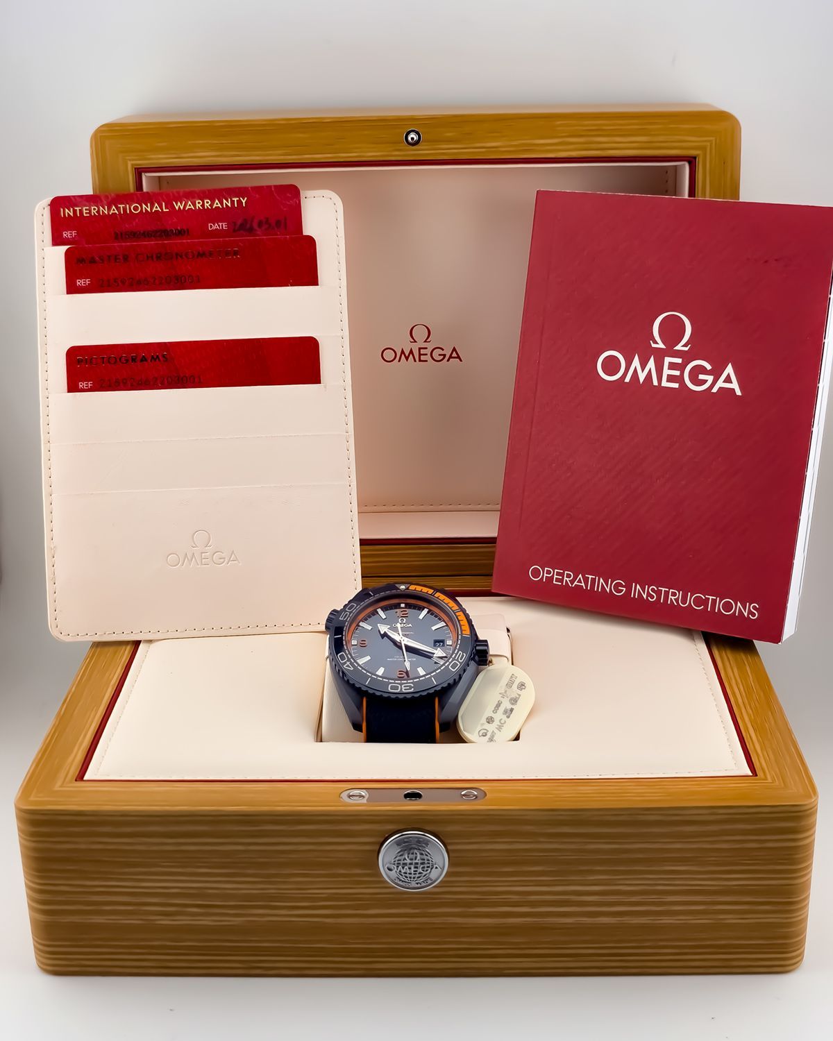 Omega 215.92.46.22.03.001