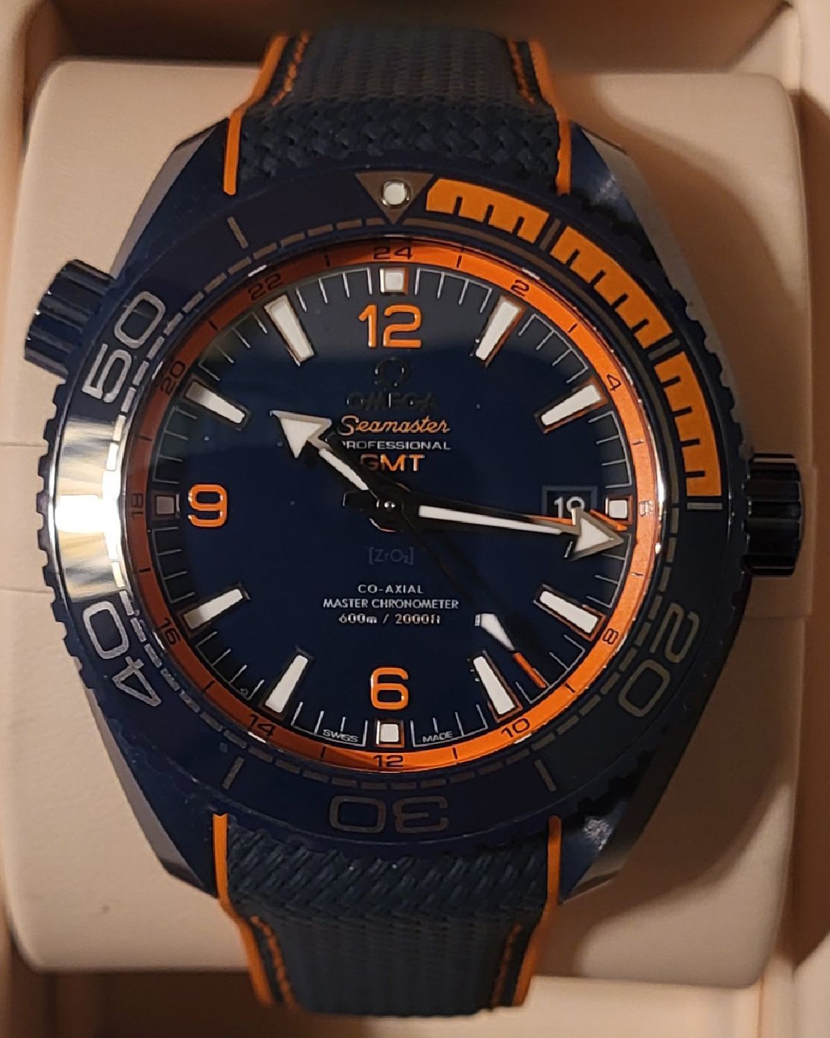 Omega 215.92.46.22.03.001