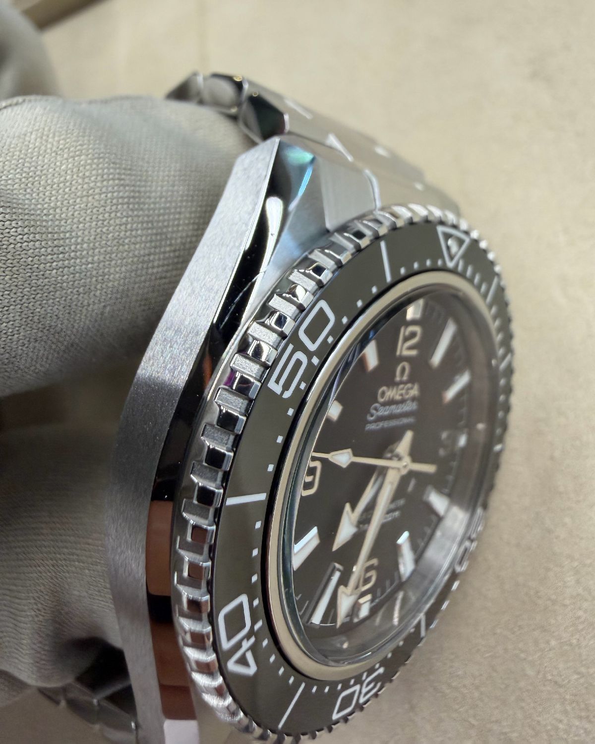 Omega 217.30.42.21.01.001