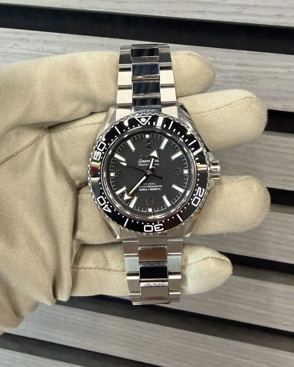 Omega 217.30.42.21.01.001