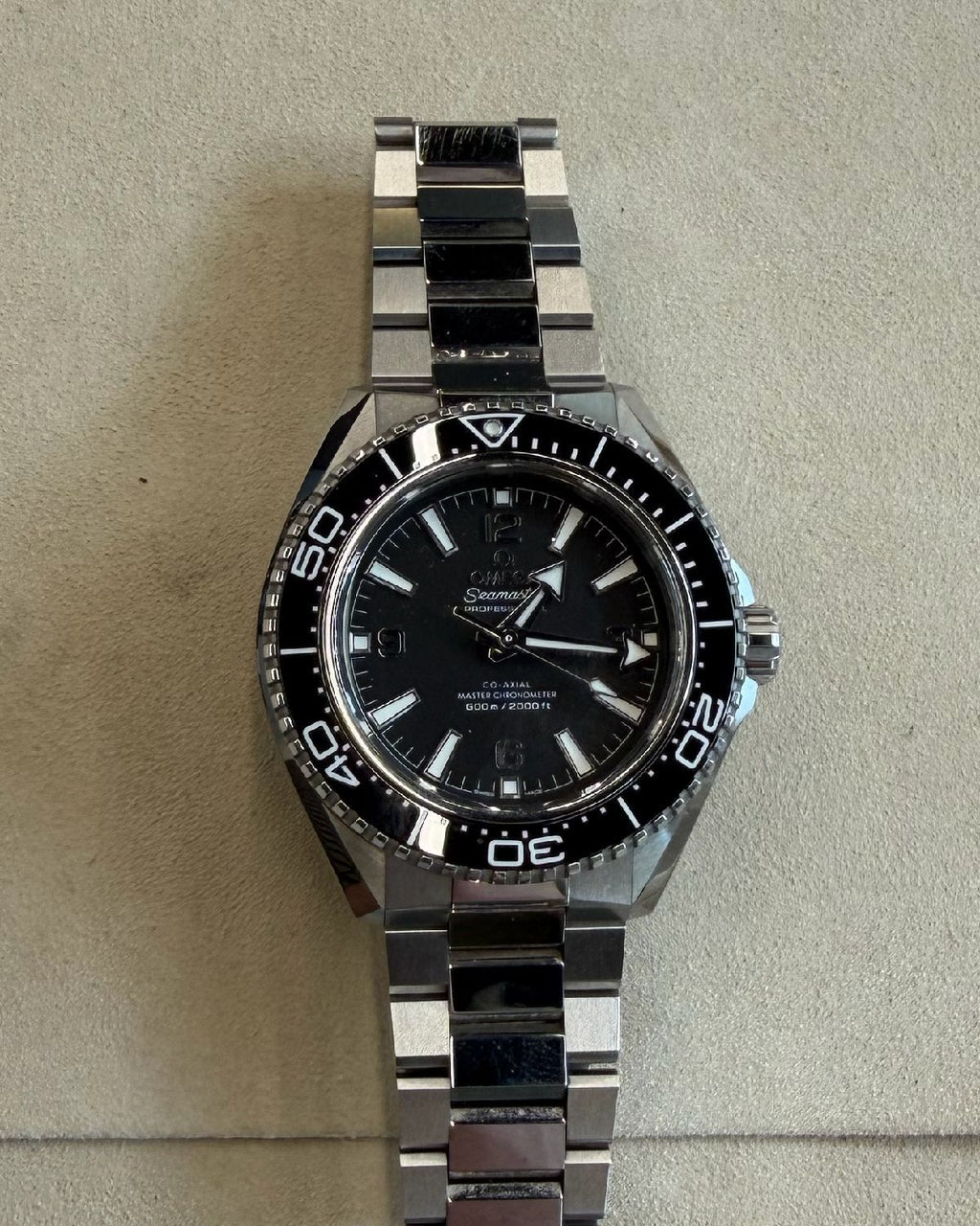 Omega 217.30.42.21.01.001