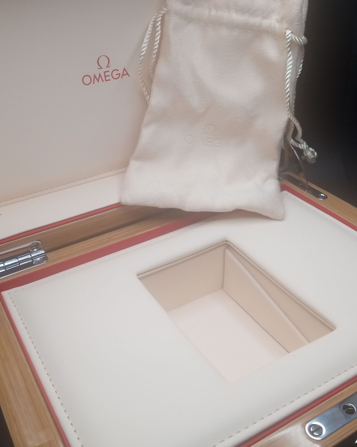 Omega 220.10.38.20.01.001
