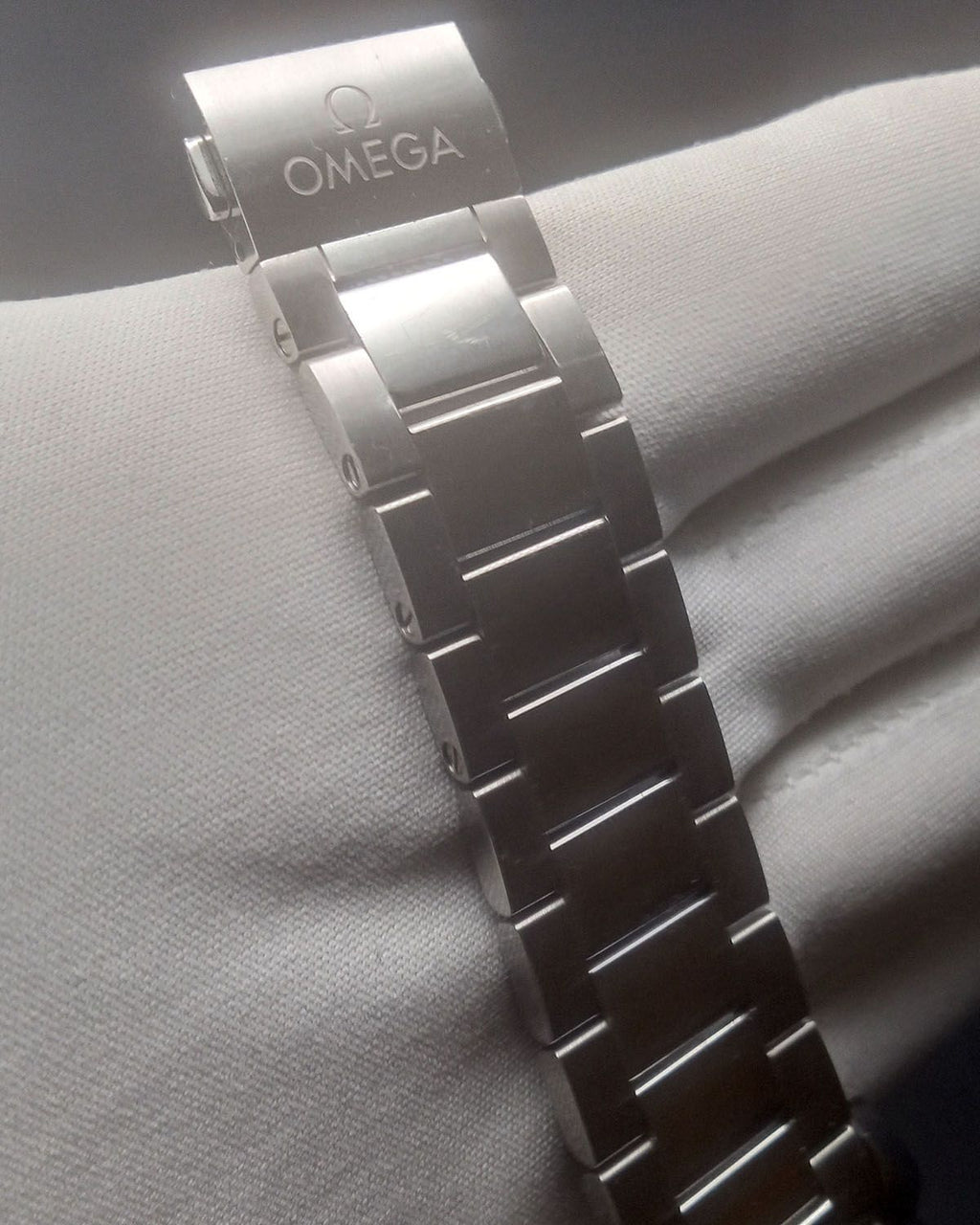 Omega 220.10.38.20.01.001