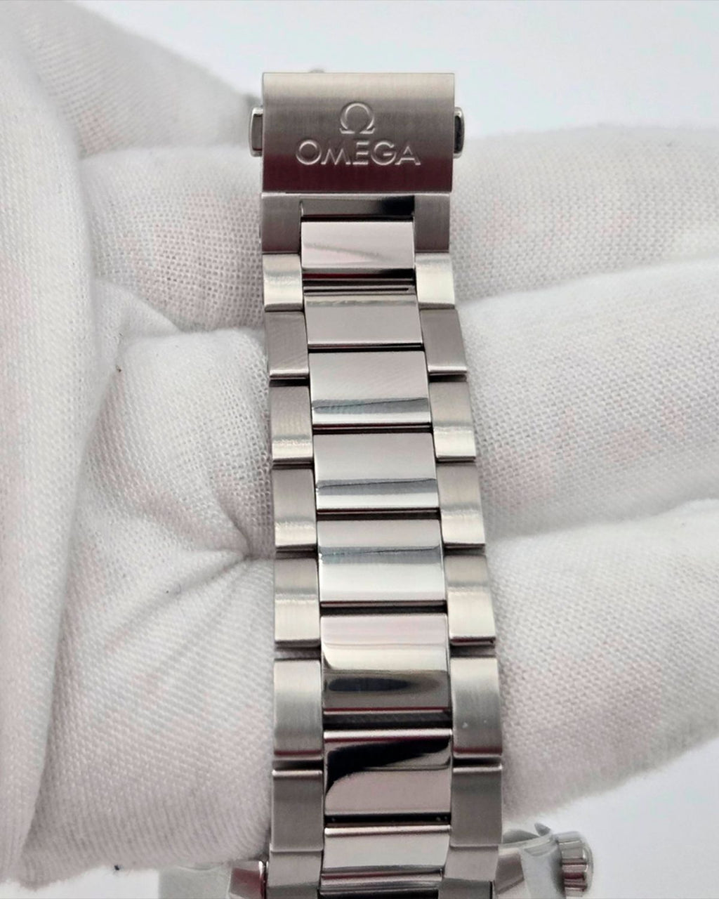 Omega 220.10.38.20.03.001