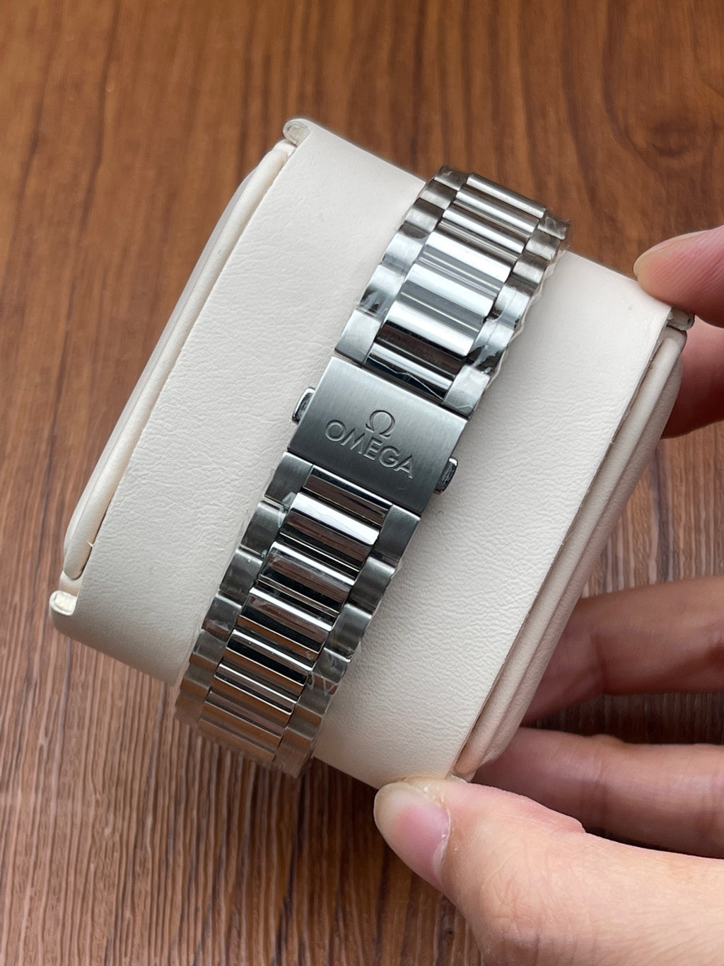 Omega 220.10.38.20.03.005