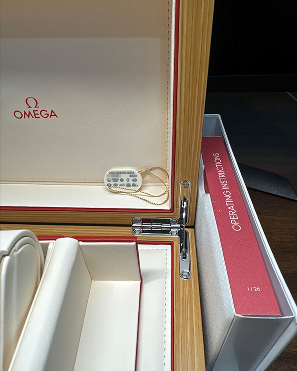 Omega 220.10.38.20.13.003
