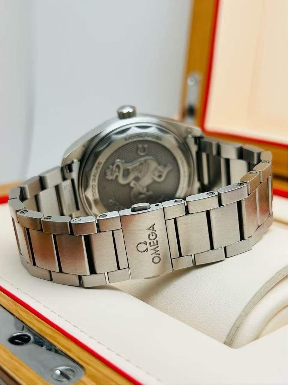 Omega 220.10.40.20.01.001