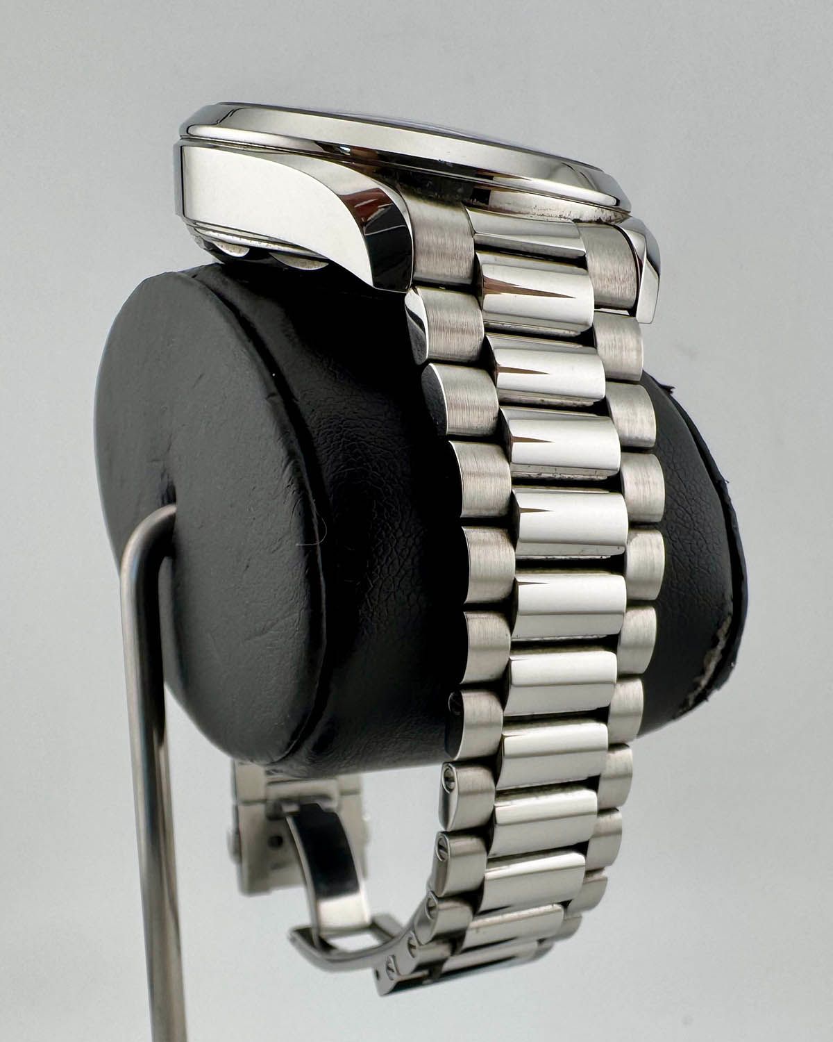 Omega 220.10.41.21.01.002