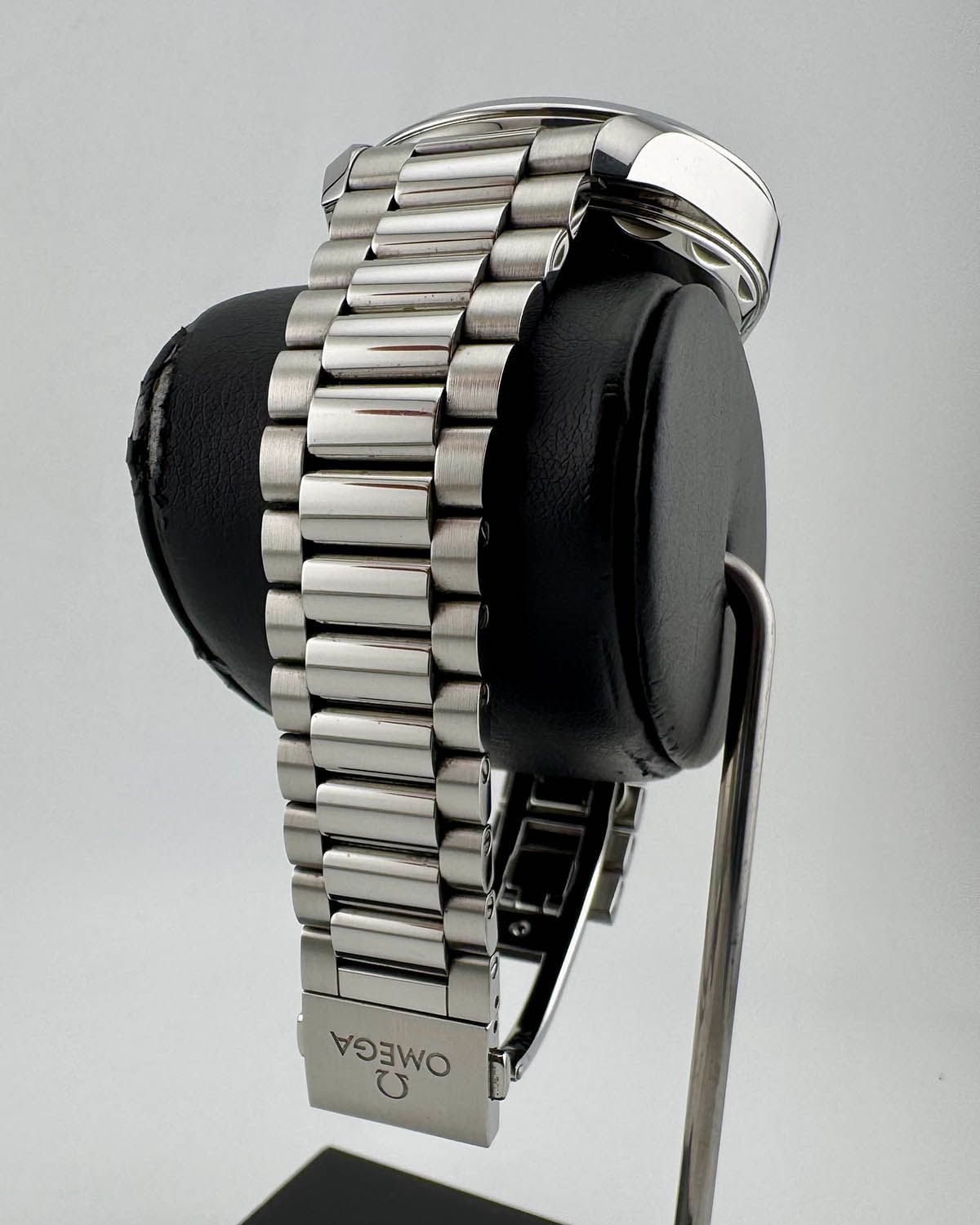 Omega 220.10.41.21.01.002