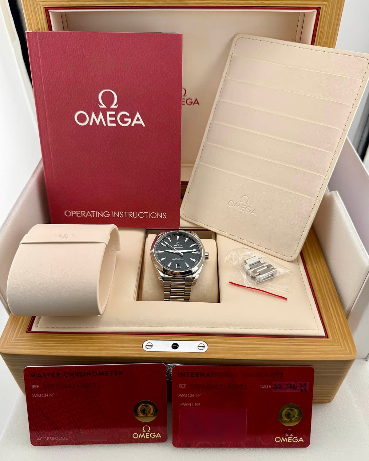 Omega 220.10.41.21.01.002