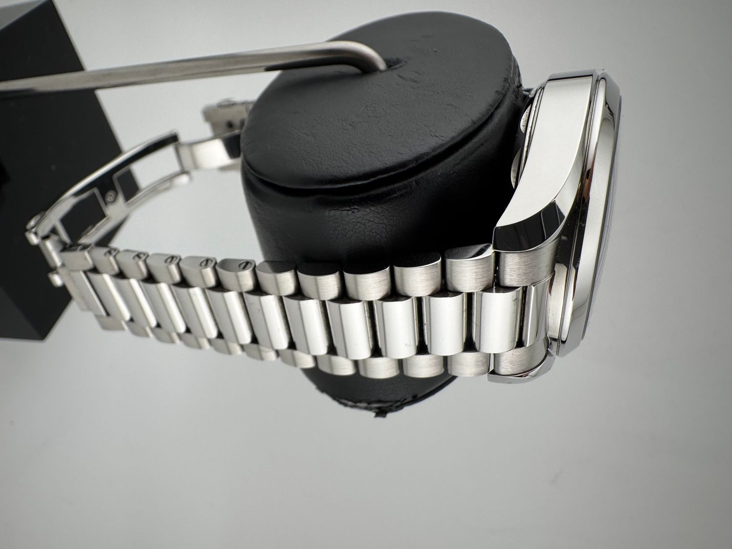 Omega 220.10.41.21.01.002