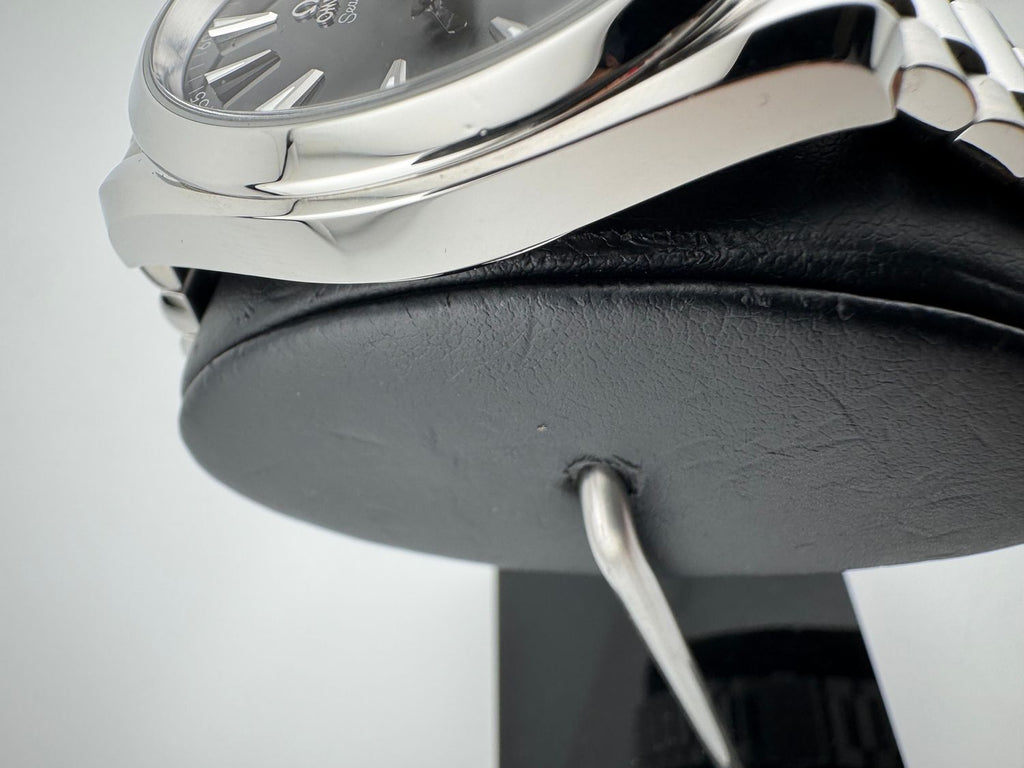 Omega 220.10.41.21.01.002