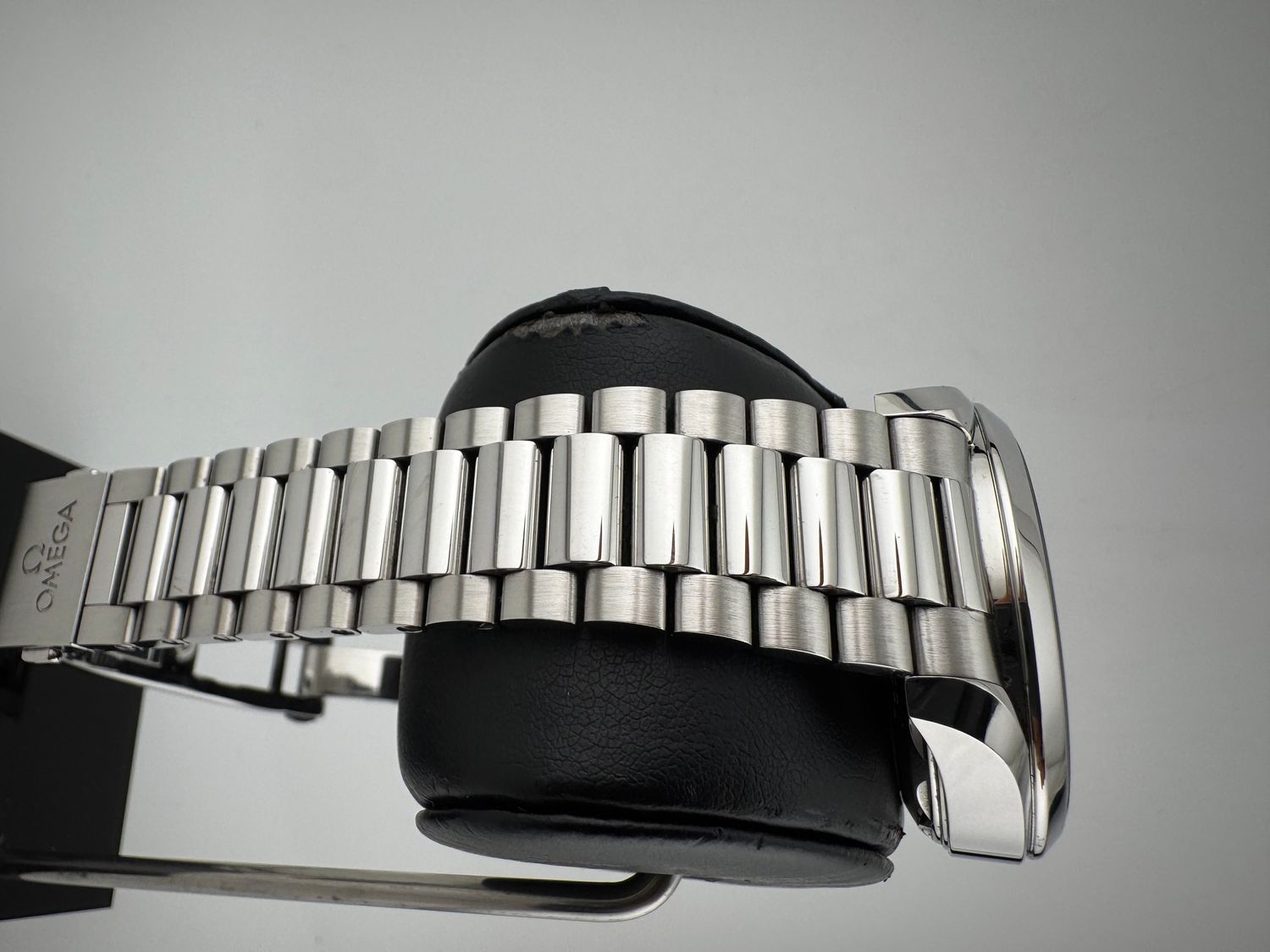 Omega 220.10.41.21.01.002