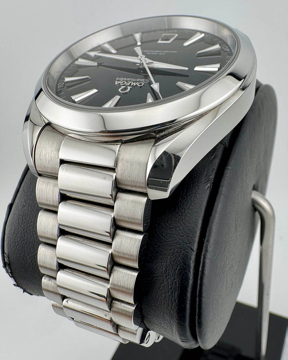 Omega 220.10.41.21.01.002