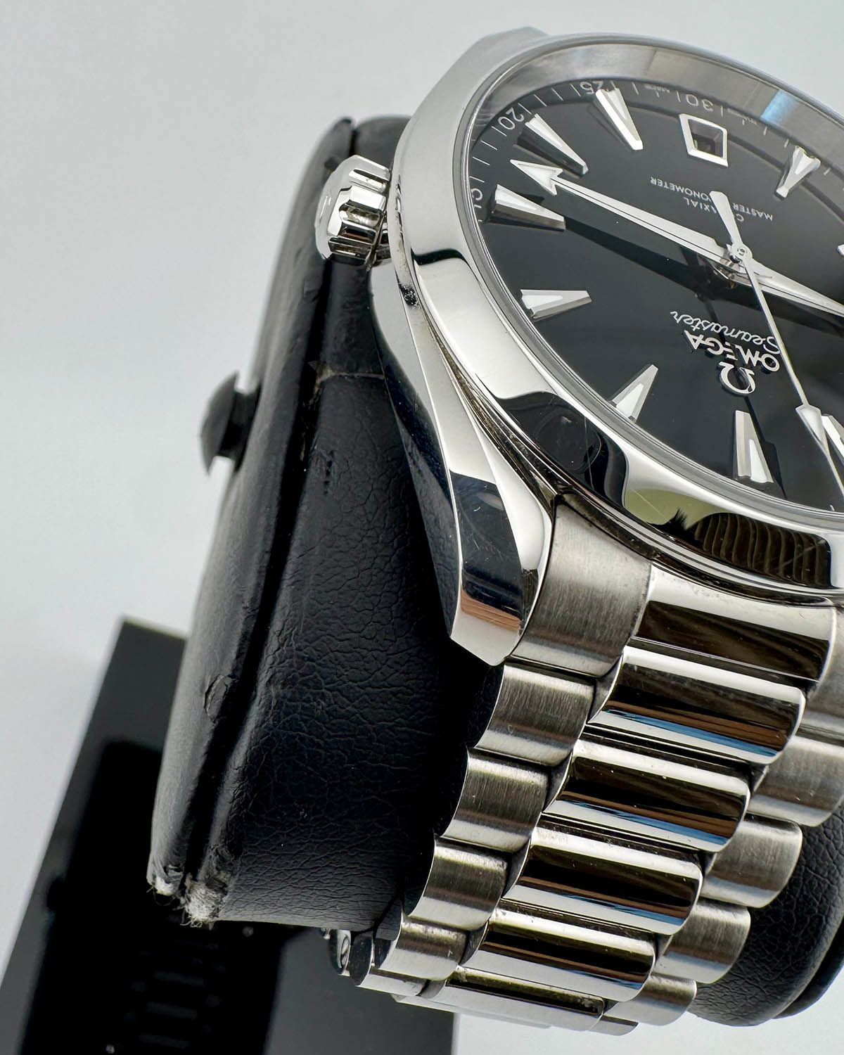 Omega 220.10.41.21.01.002