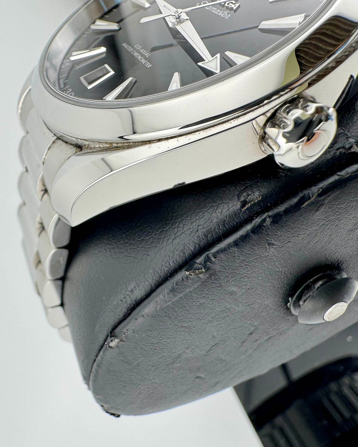 Omega 220.10.41.21.01.002