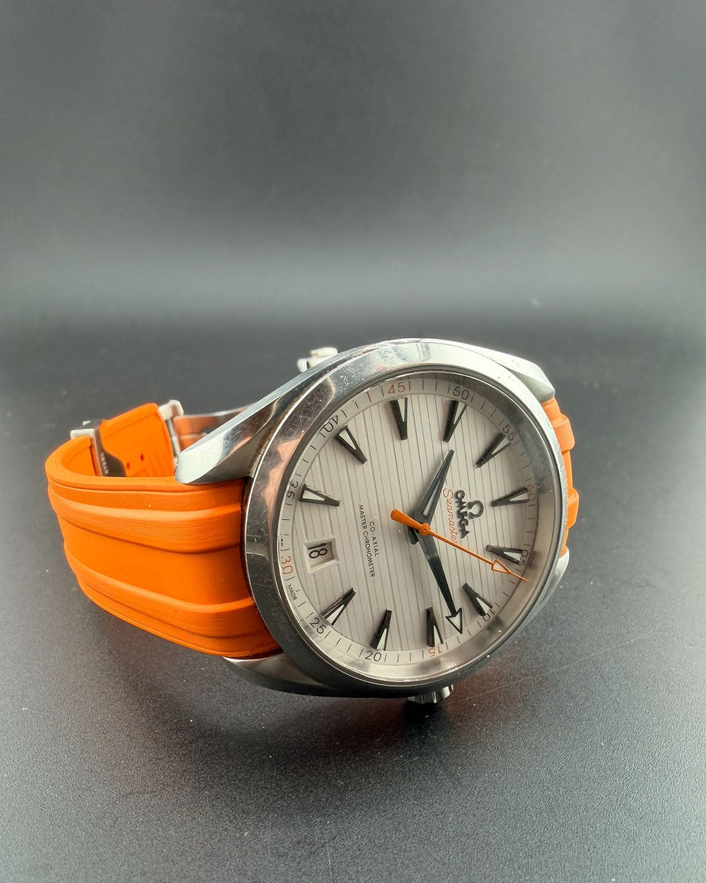 Omega 220.10.41.21.02.001